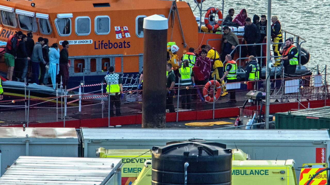 Legal advice and translation lacking in UK–France migrant returns deal