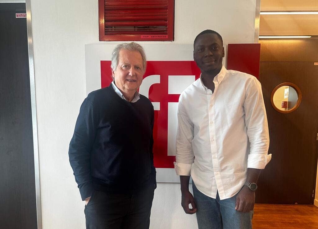 Elgas en compagnie du journaliste Pierre Haski (mai 2025)