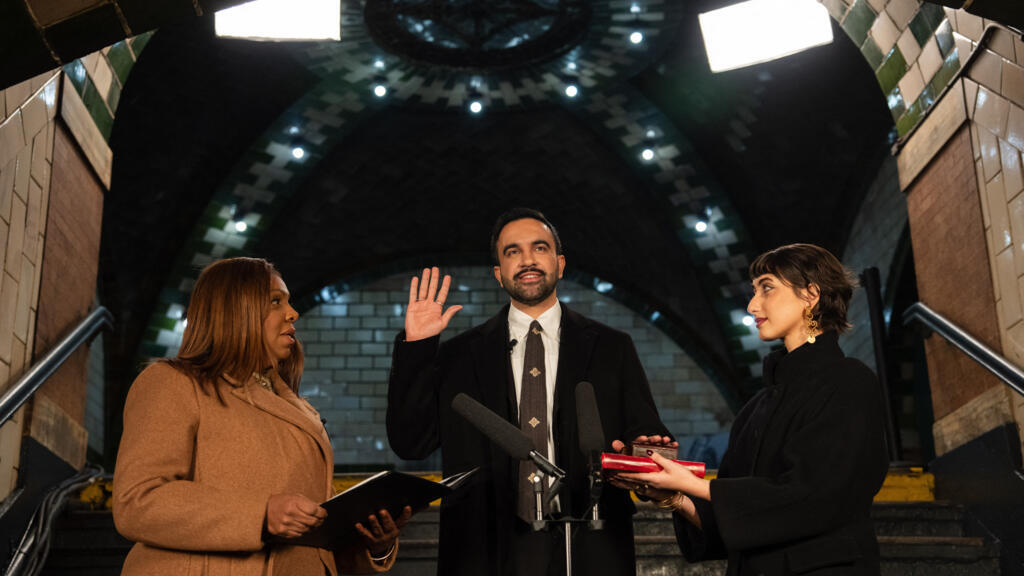 New York: les défis de Zohran Mamdani, nouvelle icône de la gauche et adversaire de Donald Trump