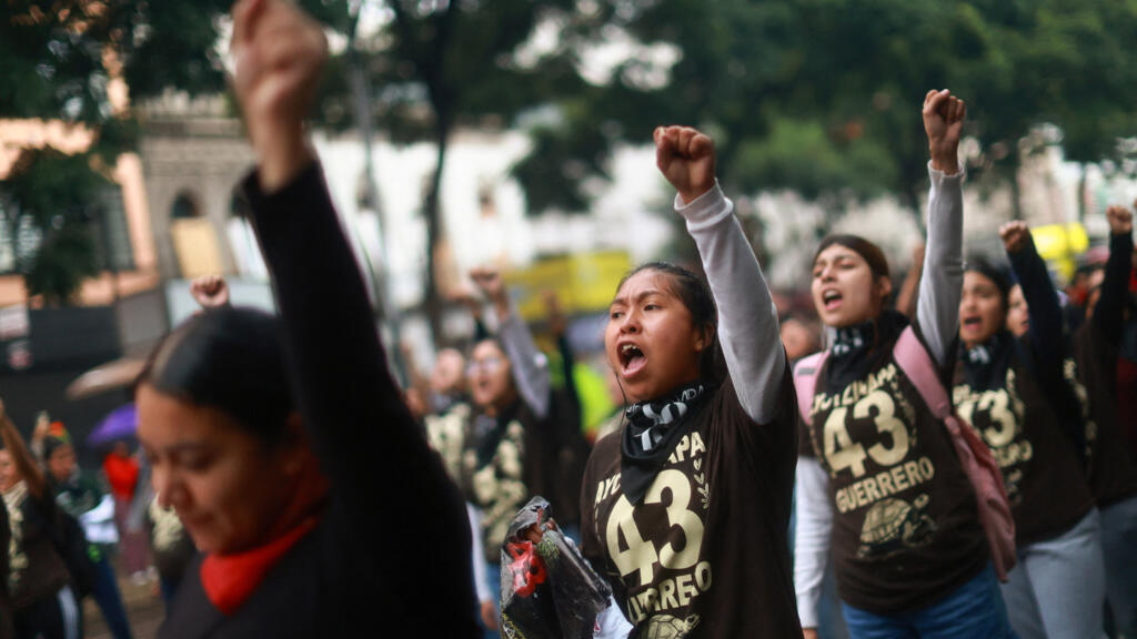 Mexique: les proches des étudiants disparus il y a 11 ans accentuent la pression pour «obtenir une réponse»
