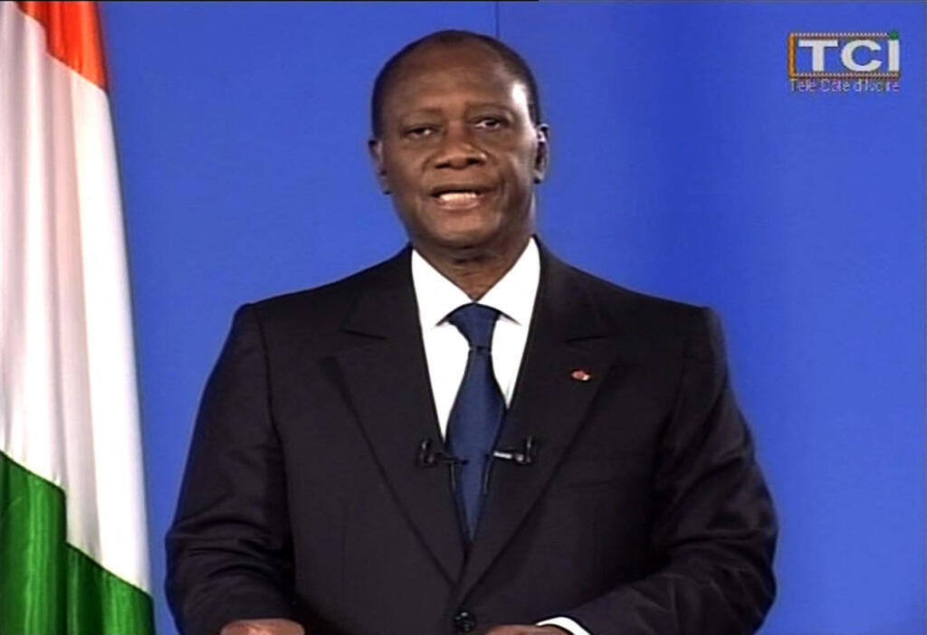 Le 11 avril 2011, des images de Télé Côte d'Ivoire (TCI) montrant Alassane Ouattara s'adressant aux Ivoiriens.