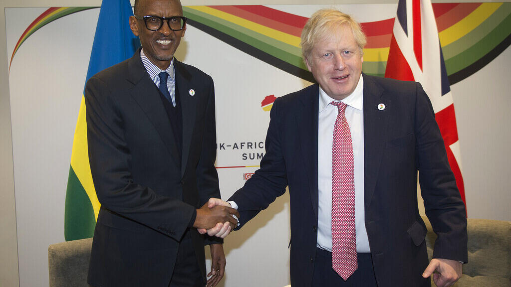 Le président rwandais Paul Kagame et le Premier ministre Boris Johnson lors du UK Africa Investment Summit à Londres, le 20 janvier 2020 (photo d'illustration).