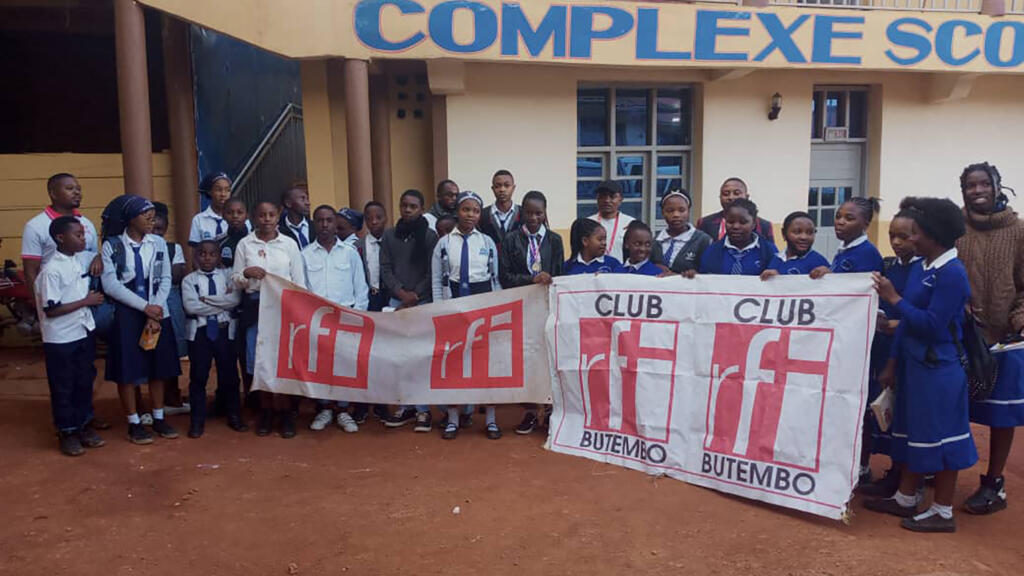 Les participantes au concours d’orthographe.