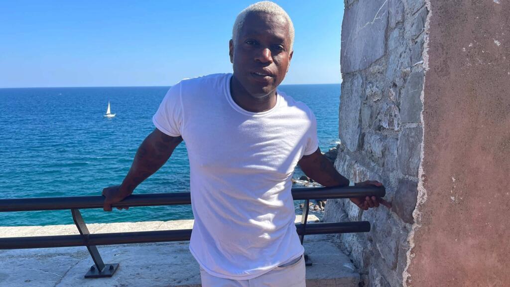 Ty Taylor sur la terrasse du théâtre de la mer à Sète.
