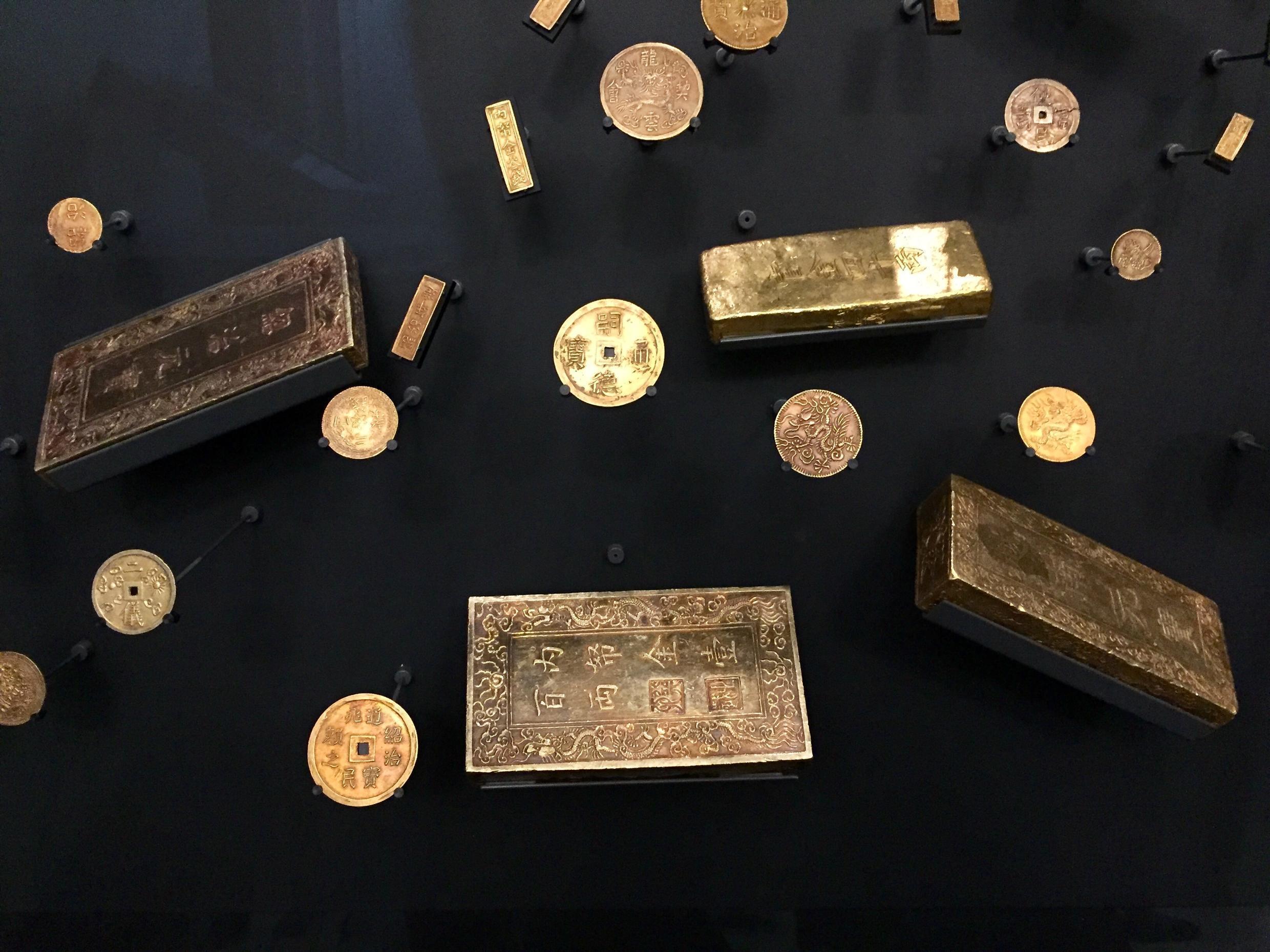 Một phần Kho báu triều Huế, Trésor de Huế, được bảo quản tại Monnaie de Paris.