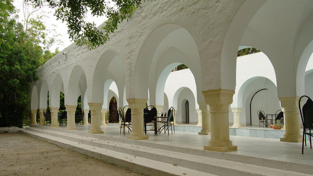 Une vue de Dar Sebastian à Hammament en Tunisie.