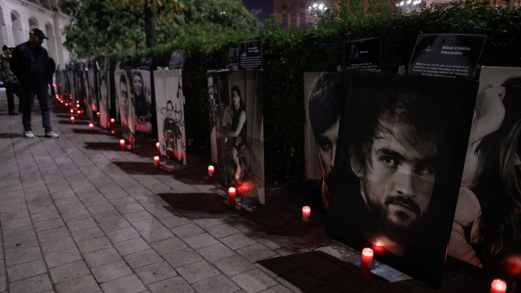 65 de tineri și-au pierdut viața, alți 162 au fost răniți în urma  incendiului produs în clubul bucureștean Colectiv în seara de 30 octombrie 2015.