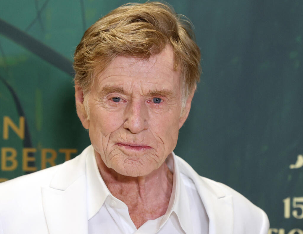 L'acteur américain Robert Redford pose à son arrivée à la cérémonie de remise des prix 2021 de la Fondation Prince Albert II de Monaco, à Monaco, le 29 octobre 2021.