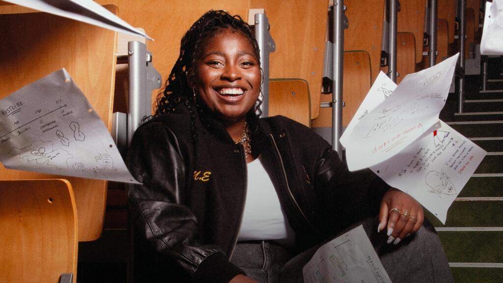 Sarah Lélé: entre la Belgique et le Cameroun, le stand-up comme miroir social