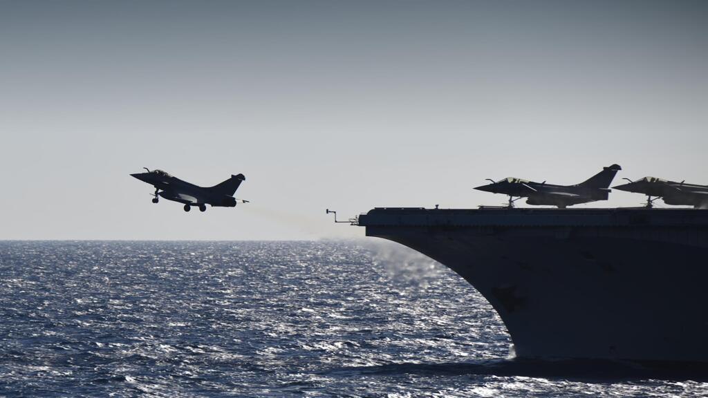 Un avion Dassault «Rafale M» décolle du porte-avions français «Charles-de-Gaulle».