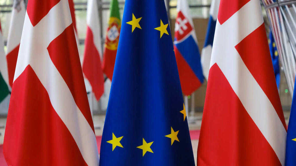 Steagurile Uniunii Europene și ale Danemarcei