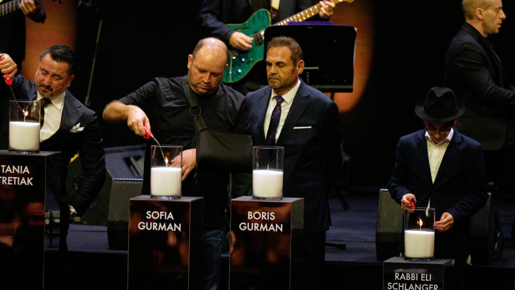 Australie: Sydney rend hommage aux victimes de l'attentat antisémite de la plage de Bondi