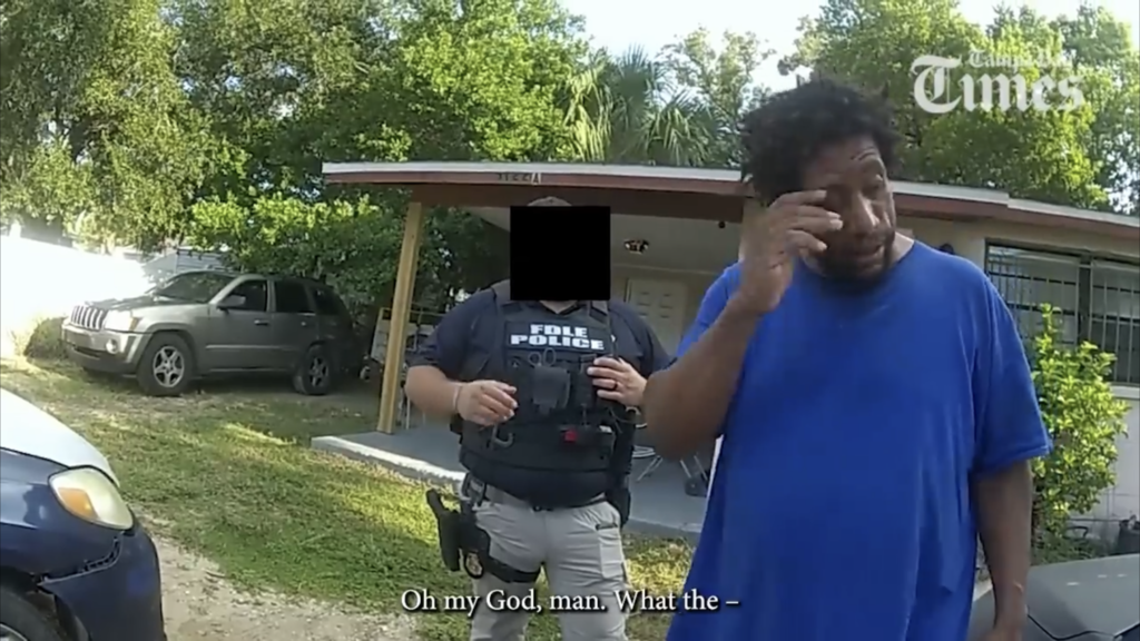 Etats-Unis: Capture d’une vidéo embarquée montrant l’arrestation d’un homme accusé d’avoir voté illégalement en Floride par la nouvelle police des élections.