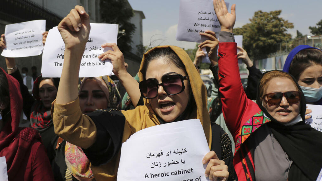 Des Afghanes se sont rassemblées lors d'une manifestation pour défendre leurs droits sous le régime taliban, le 3 septembre 2021 à Kaboul.