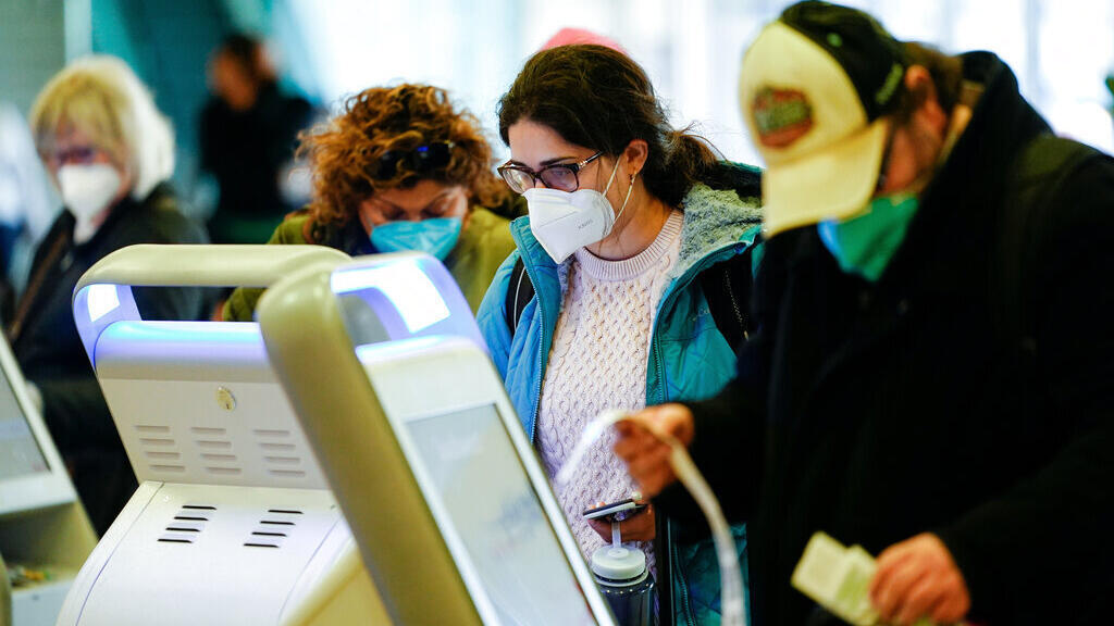 A alta no preço das passagens aéreas acompanha o aumento do valor do petróleo no mercado internacional.