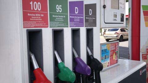 Benzina și motorina s-au scumpit de la 1 august după creșterea accizelor și a creșterii TVA la 21%