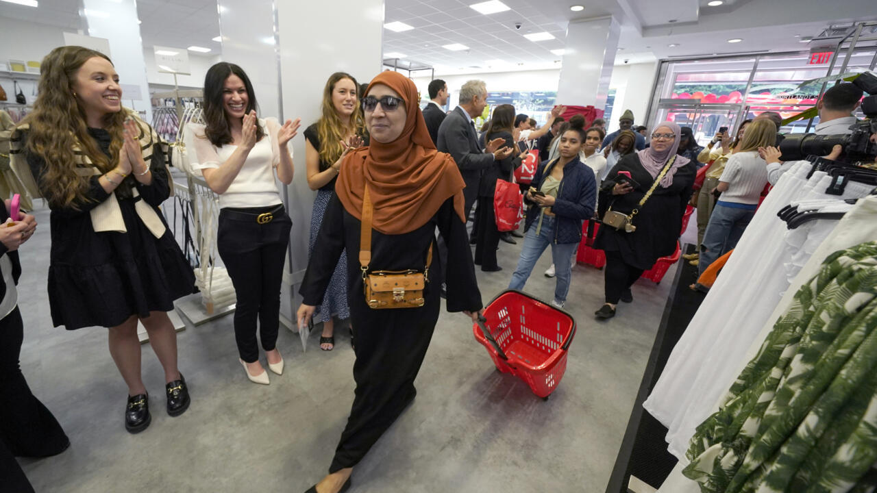 Iconic New York discount luxury store reopens after pandemic bust