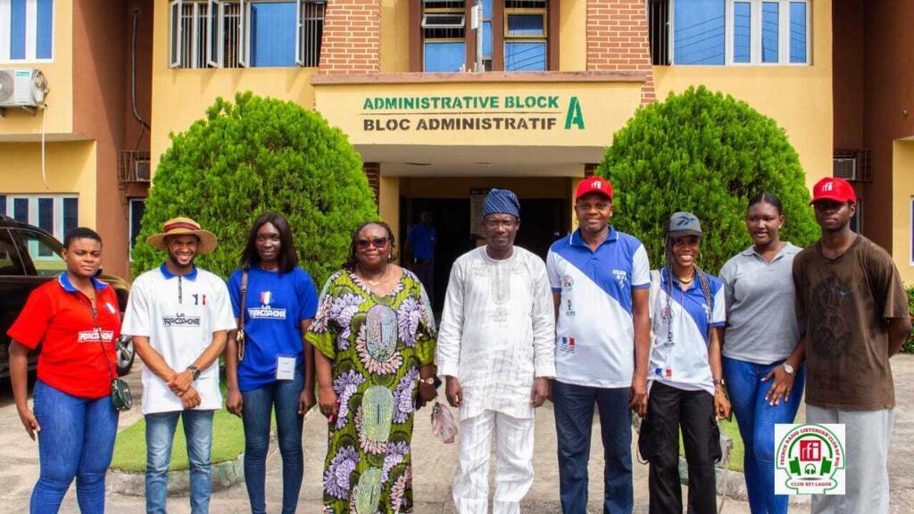 Des membres du Club RFI Lagos.