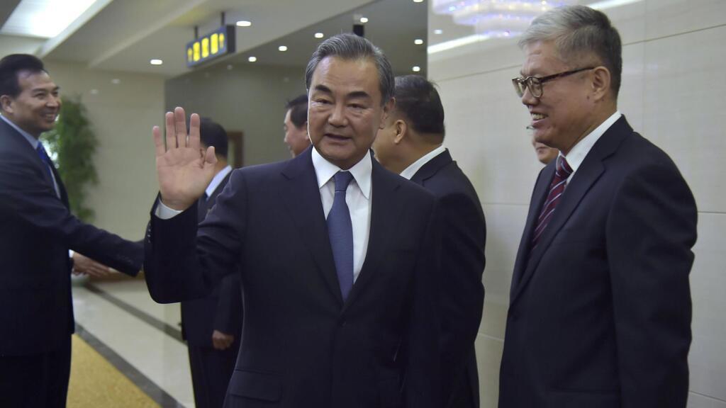 再値下げ❗️朝鮮後期 王位継承 研究　　李迎春　著 那位挽着金正恩胳膊的“粉红女郎”继高级住房之后又获最高称号