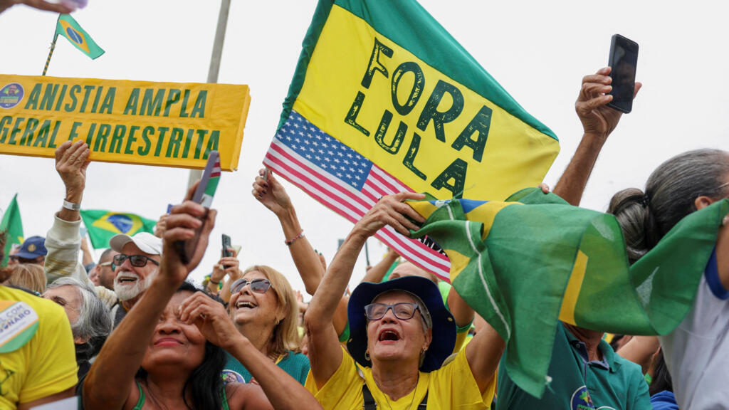 Les partisans de l'ancien président brésilien Jair Bolsonaro participent à une manifestation, le jour de la fête nationale brésilienne, à Copacabana, à Rio de Janeiro, au Brésil, le 7 septembre 2025.