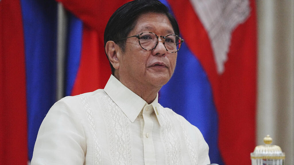 Le président philippin Ferdinand Marcos Jr. s'exprime lors d'une conférence de presse avec le Premier ministre cambodgien Hun Manet après une cérémonie de signature à Phnom Penh, au Cambodge, le lundi 8 septembre 2025.