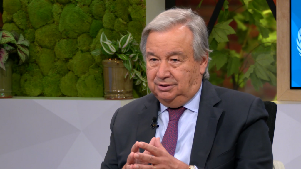 Antonio Guterres, secrétaire général de l'ONU, lors de son entretien avec Marc Perelman (France 24) et Christophe Boisbouvier (RFI), à New-York, le 17 septembre 2022.