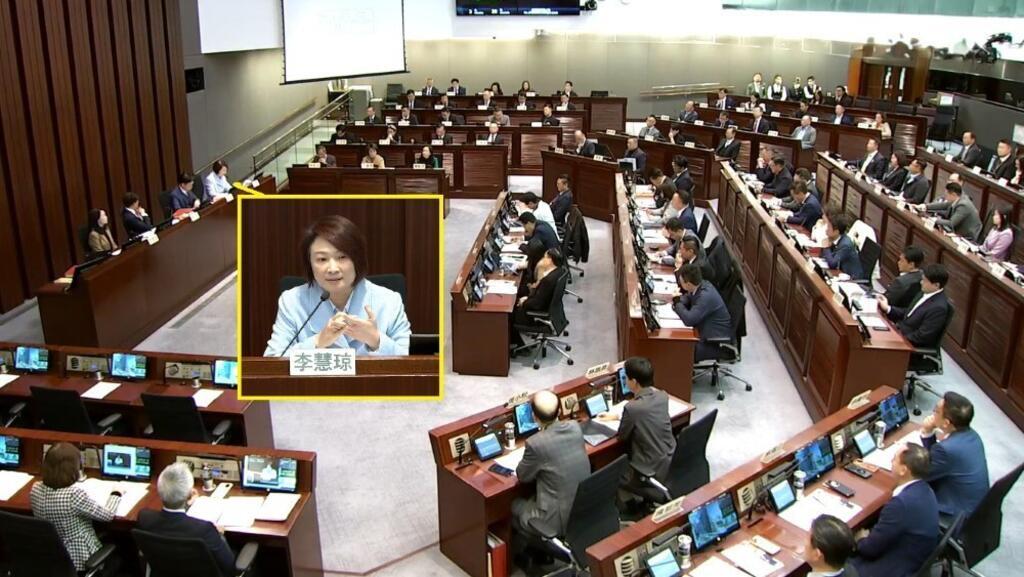 中国人大常委当上香港立法会主席,评论:香港议会"人大化"