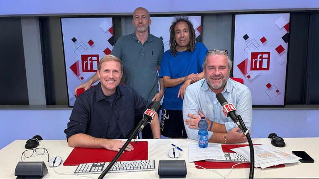 Au premier plan, de gauche à droite : Vincent Garcia et Olivier Pron, Au 2è plan, les consultants Bruno Constant et Chérif Ghemmour.