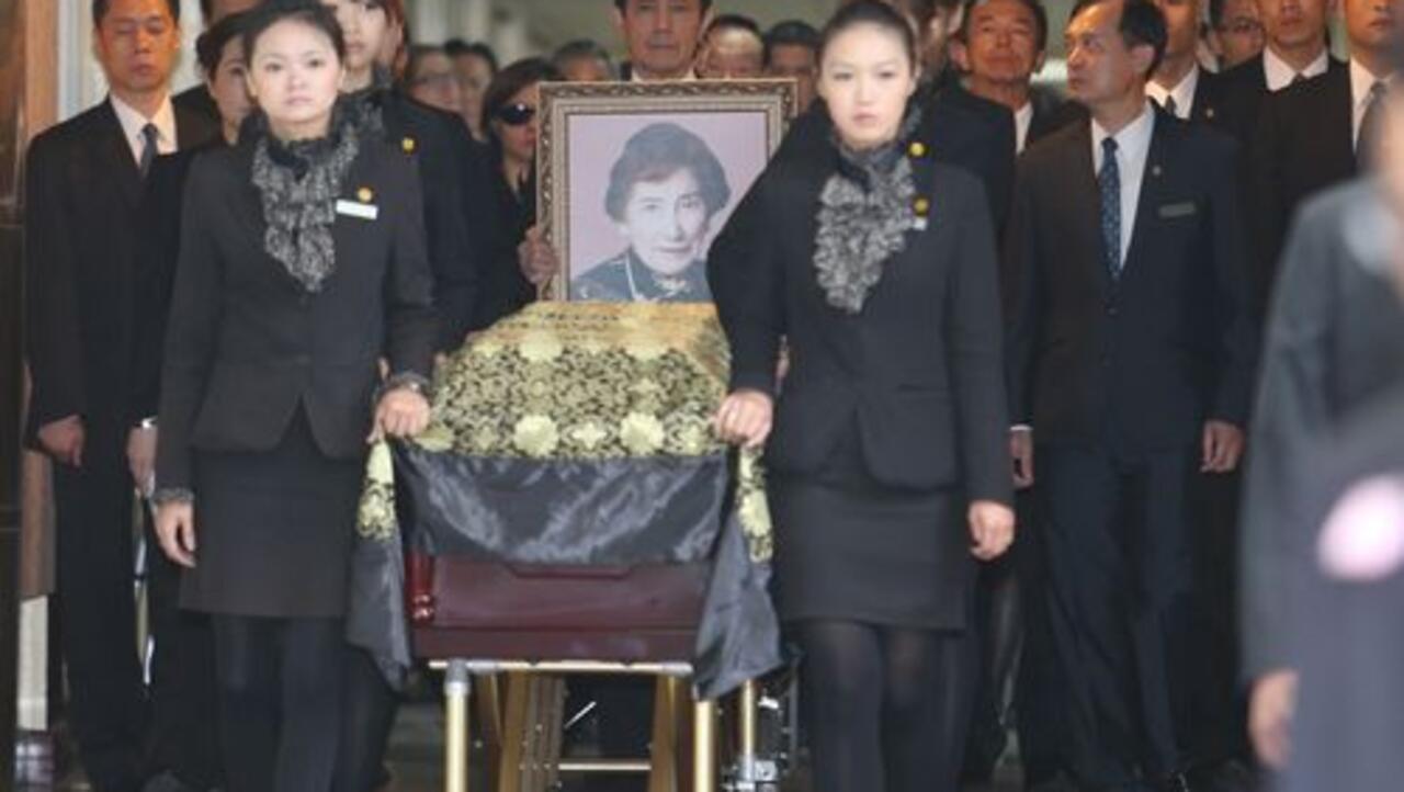 馬英九母喪民進黨立委陳歐珀鬧場引公憤