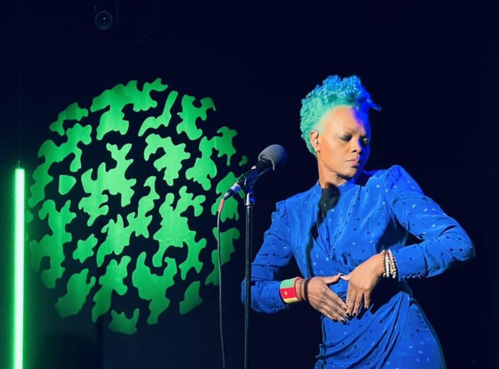 Patricia Essong à RFI.