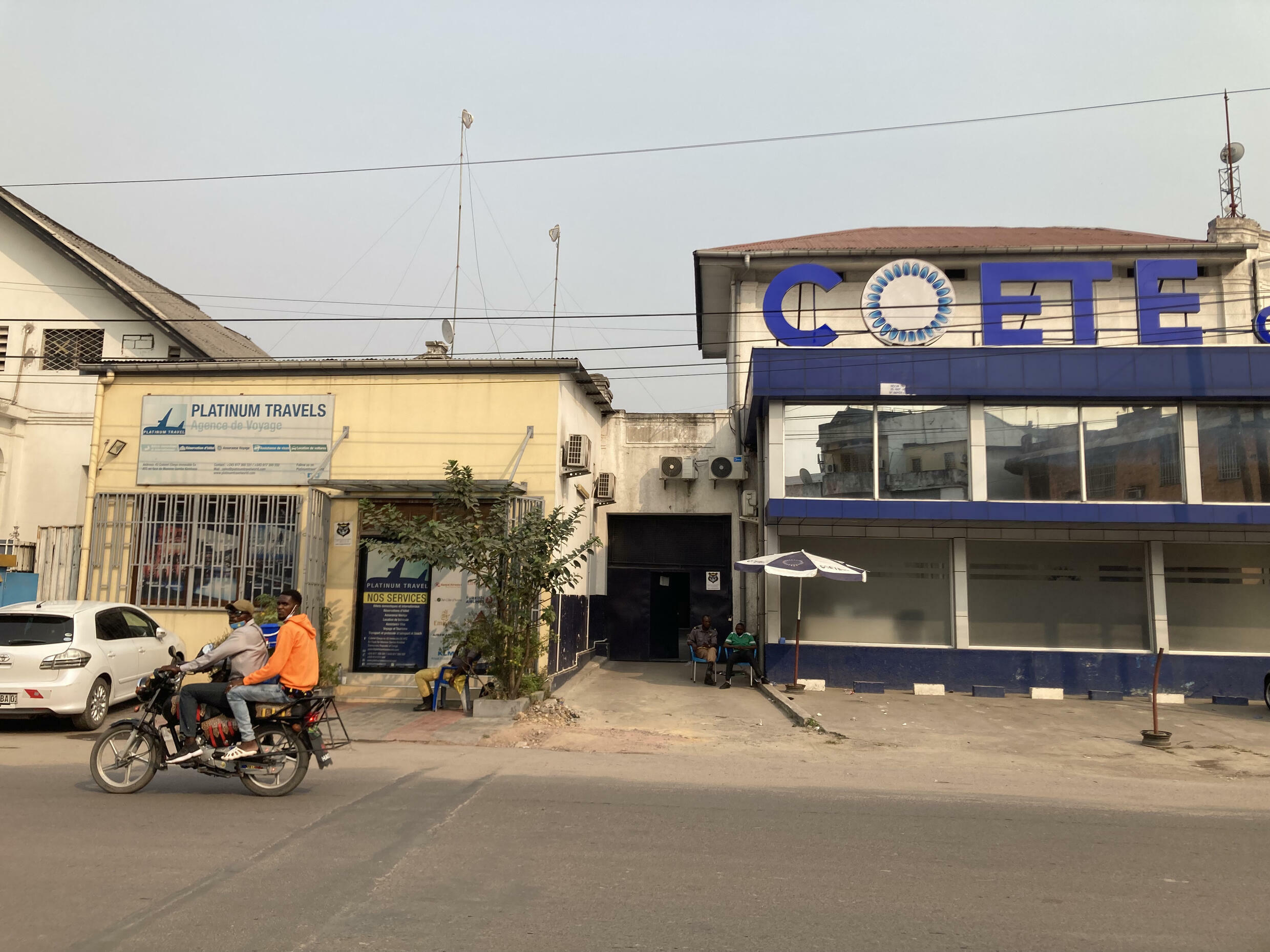 Entrée de l'ensemble des bâtiments qui abritent Sud Oil à Kinshasa, en République démocratique du Congo (RDC).