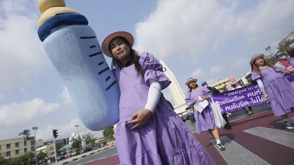Thaïlande: un congé parental allongé à 120 jours, une avancée saluée mais jugée insuffisante