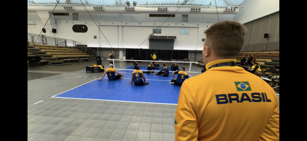 Treino de volei sentado