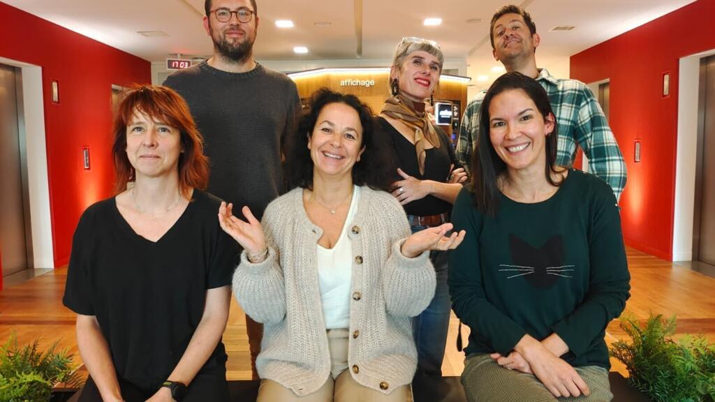 de gauche à droite : Olivia Recasens, Simon Rozé, Anne-Cécile Bras, Caroline Filliette, Lucia Muzell et Géraud Bosman.