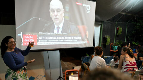 A condenação de Bolsonaro tem forte repercussão aqui na Europa.