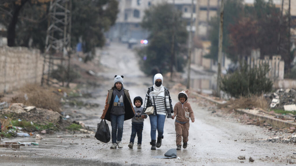 Syrie: le gouvernement reprend le contrôle d'Alep, les premiers déplacés font leur retour