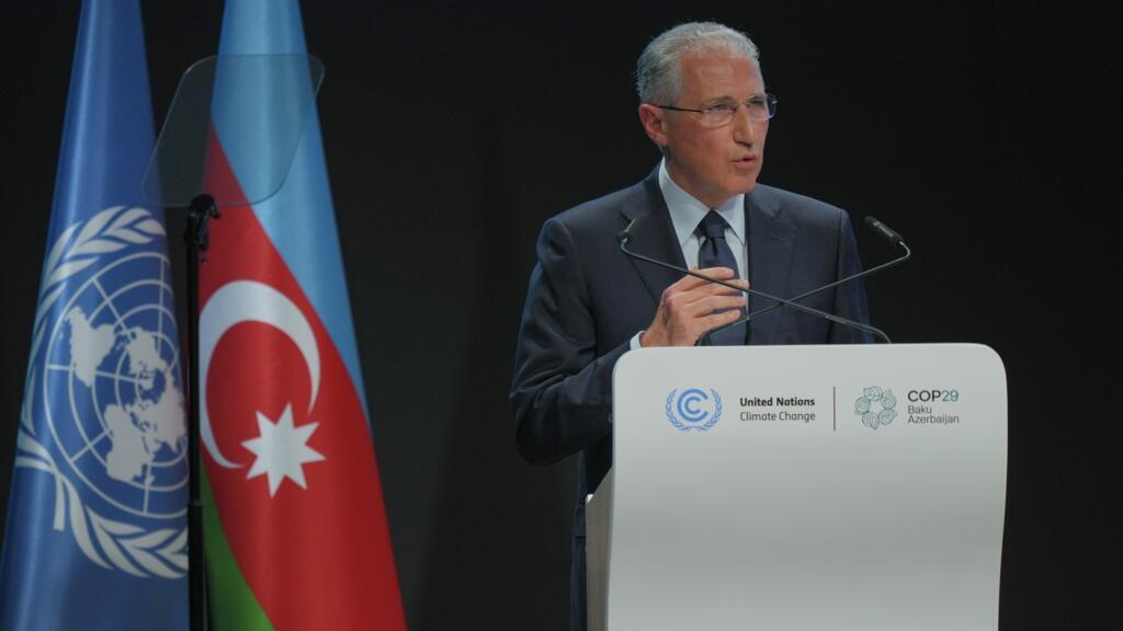 Mukhtar Babayev, presidente da COP29, fala na sessão de abertura do evento, nesta segunda-feira, 11 de novembro de 2024, em Baku. (AP Photo/Peter Dejong)