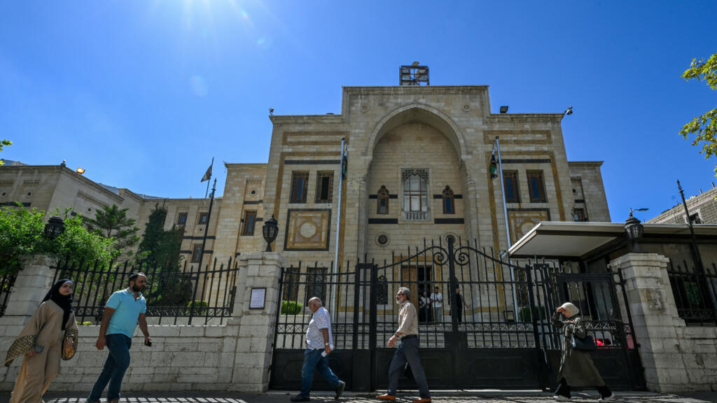 Législatives en Syrie: un scrutin indirect controversé pour réhabiliter l'Assemblée du peuple