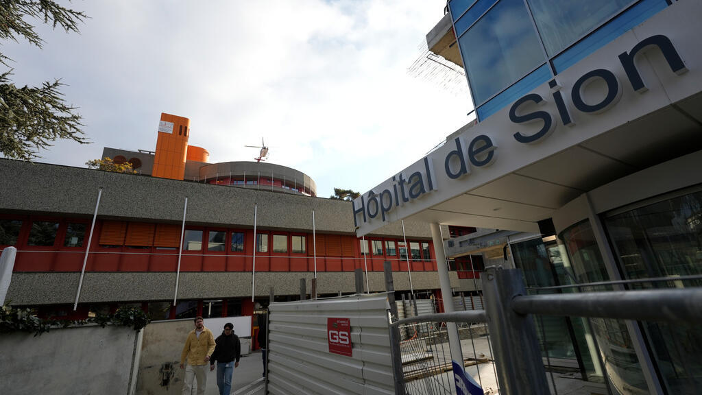 Incendie de Crans-Montana: après la tragédie, le traitement des grands brûlés et l'identification des victimes