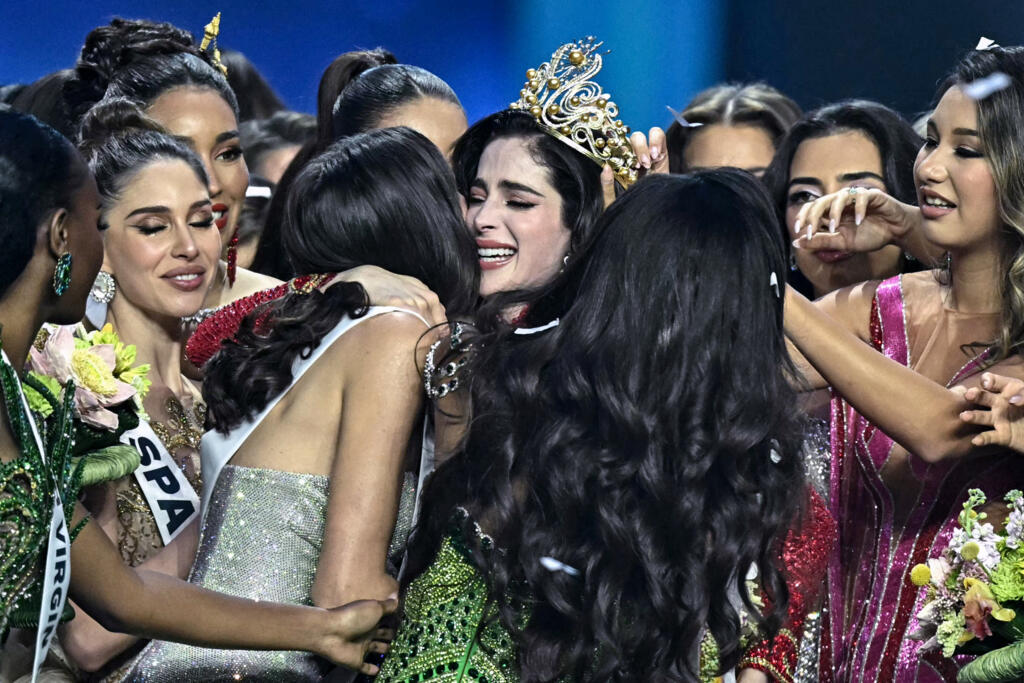 México se corona Miss Universo en medio de apoyo feminista tras altercado  con ejecutivo