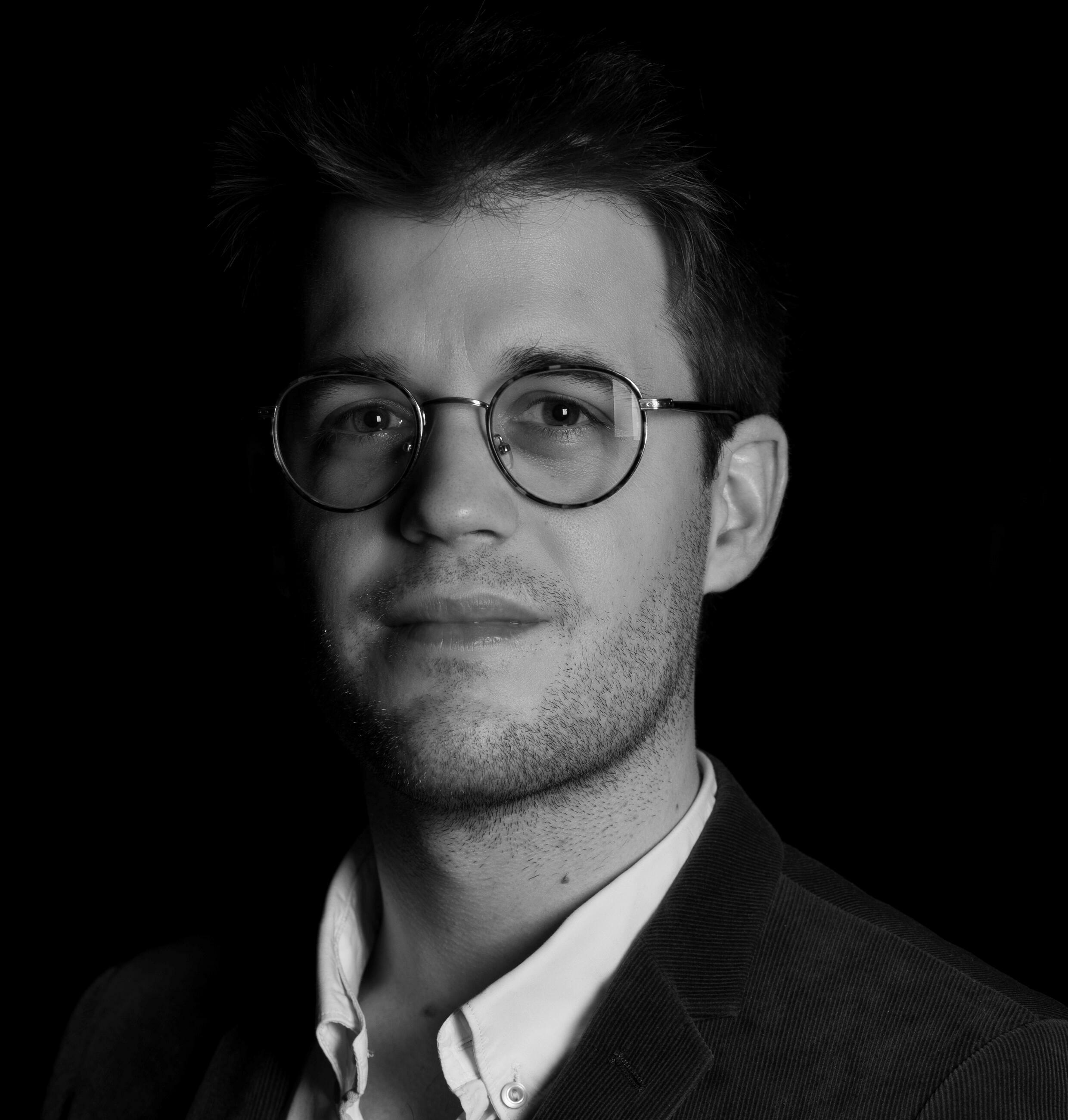 Максим Одине