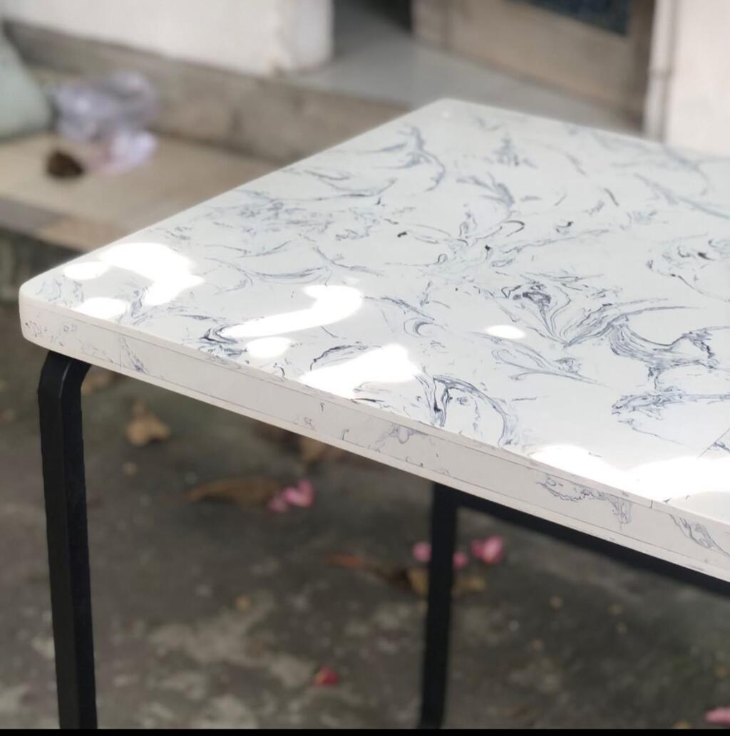 Table en plastique recyclé