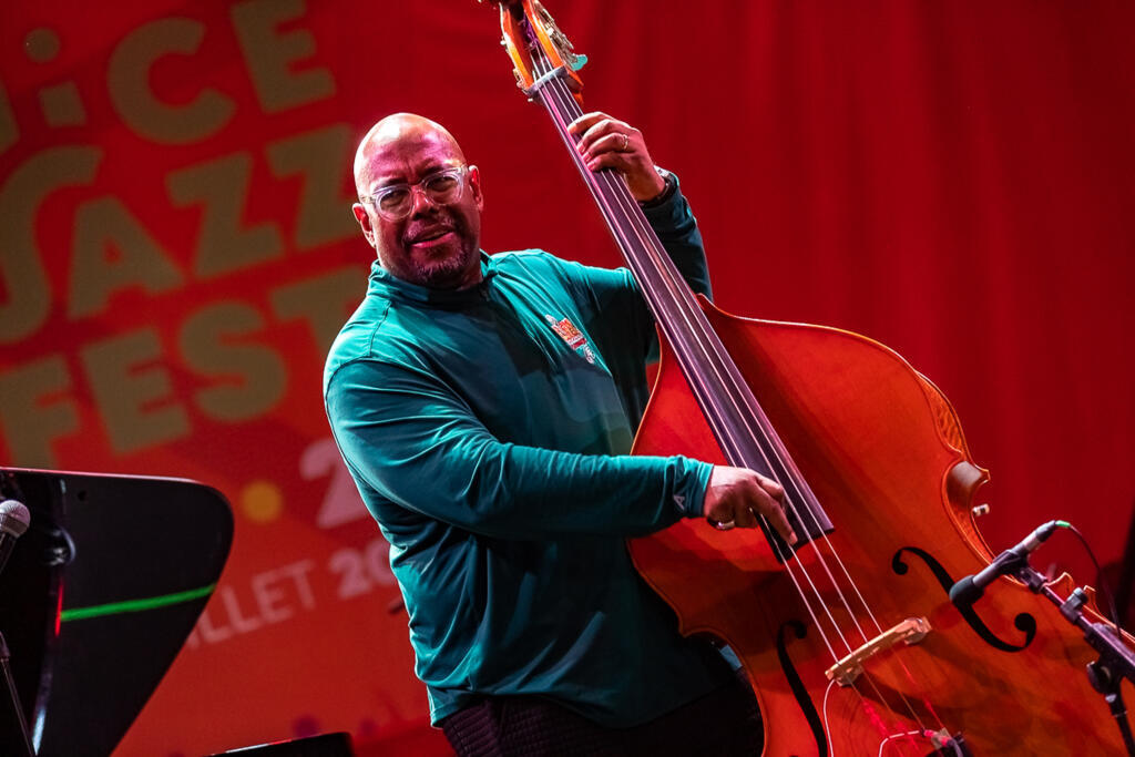 Le contrebassiste Christian McBride en concert à Nice.