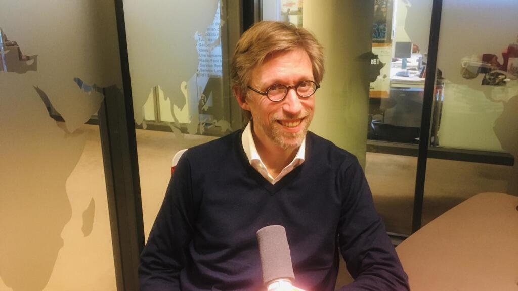 L'écrivain français Sébastien Rutés en studio à RFI (février 2020).