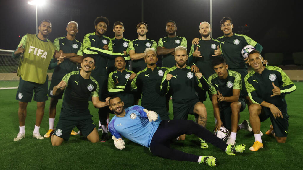 Os jogadores do Palmeiras, durante treinamento, na cidade de Doha, Catar.