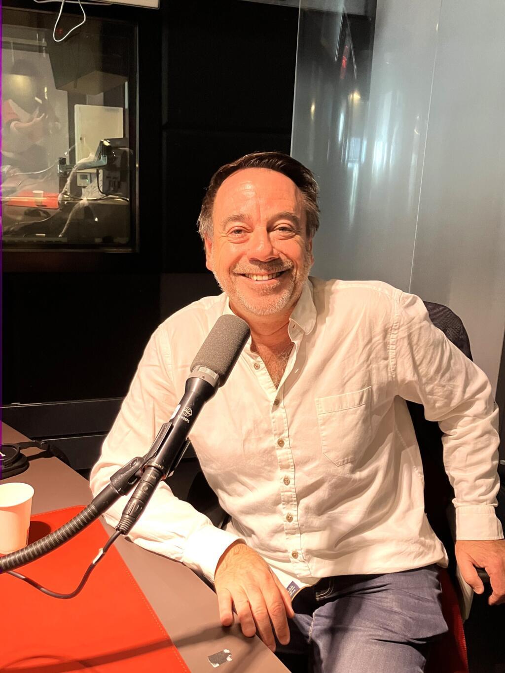 L'écrivain Michel Bussi en studio à RFI (octobre 2025)