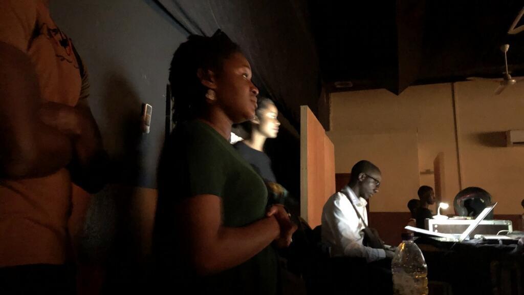 Kessy Ekomo assiste à un événement qu'elle organise avec d'autres organisations à Bangui, en février 2020.