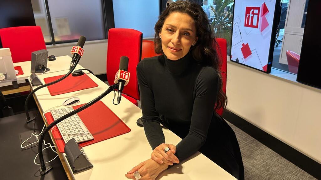 A atriz brasileira Maria Fernanda Cândido no estúdio 31 da RFI. 27 de fevereiro de 2025