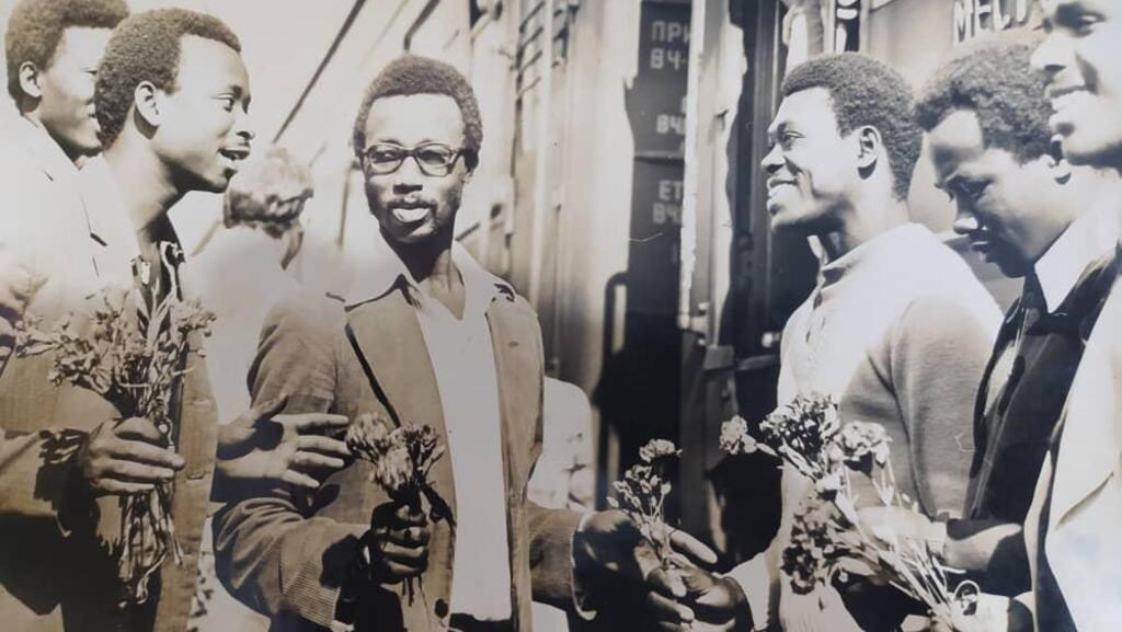 Alama Kandé, à son arrivée à la gare de Kirovograd en août 1978