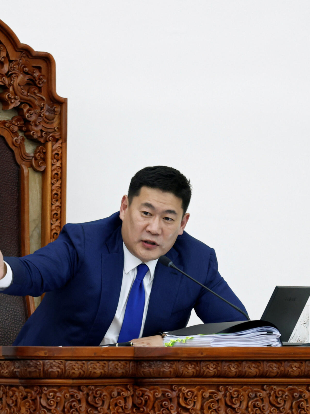 Купальникпен зәр шығару Менің бәйбішесі